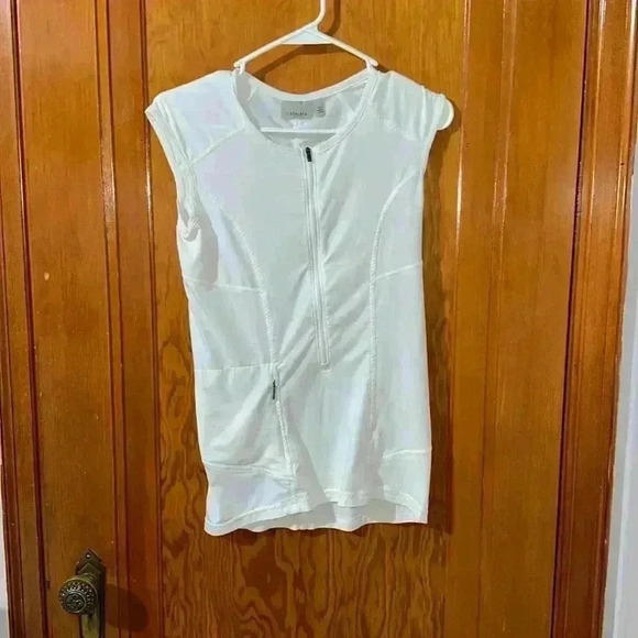 2/$15 Athleta tank top size extra small - Picture 2 of 4